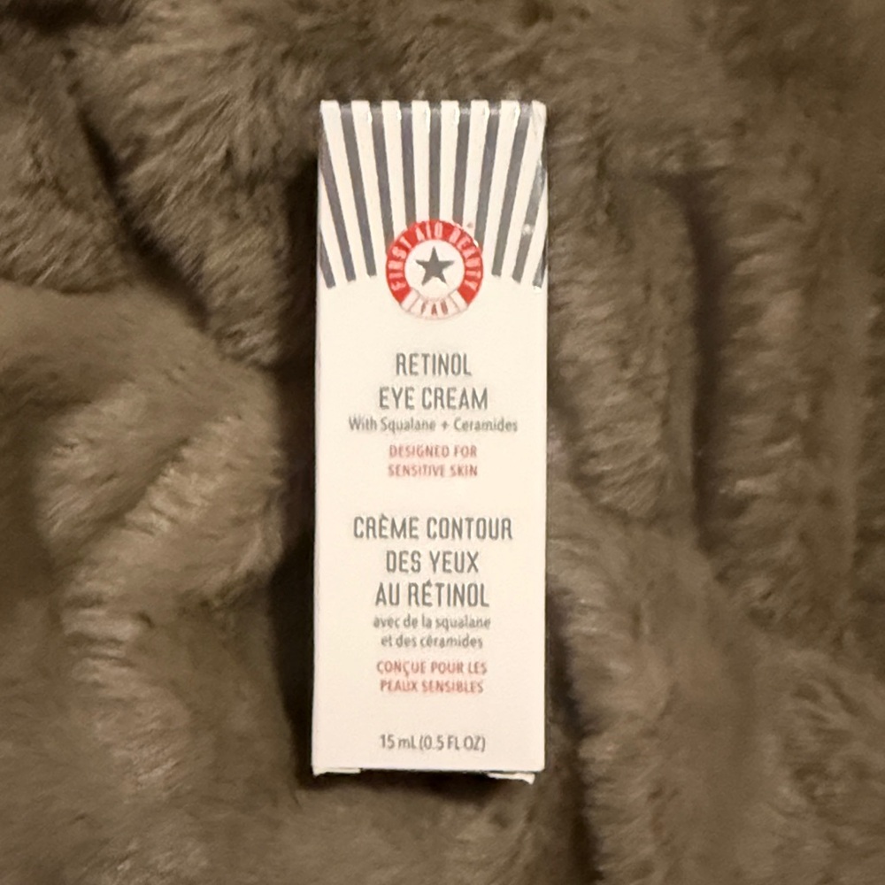 FIRST AID BEAUTY RETINOL EYE CREAM NIB